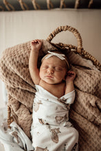 Load image into Gallery viewer, Snuggle Hunny Hazelnut | Diamond Knit Baby Blanket