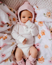 Load image into Gallery viewer, Snuggle Hunny Pink Merino Wool Bonnet &amp; Booties